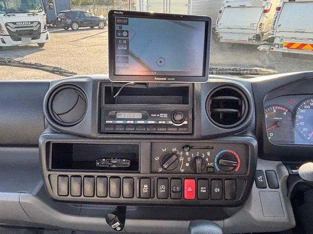 TOYOTA DYNA 2017 Image 31