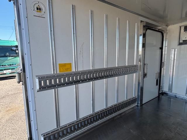 HINO DUTRO 2021 Image 31