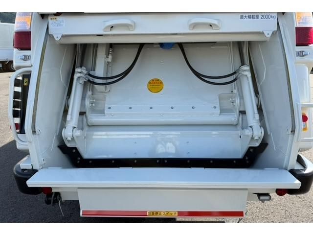 MITSUBISHI CANTER 2024 Image 31