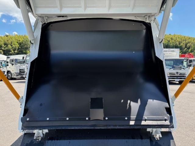 MITSUBISHI CANTER 2024 Image 31