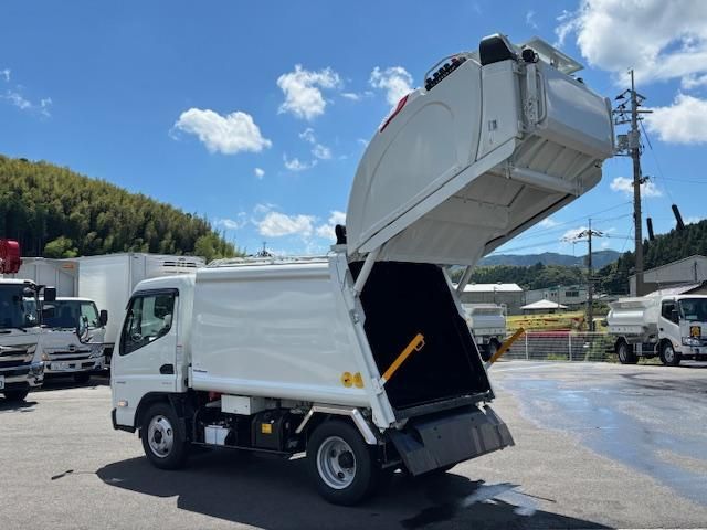 MITSUBISHI CANTER 2024 Image 31