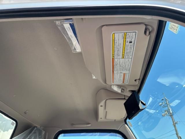 MITSUBISHI CANTER 2024 Image 31