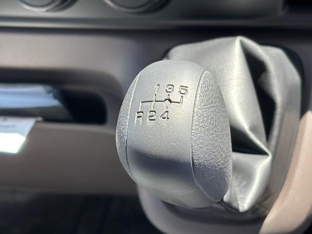 MITSUBISHI CANTER 2024 Image 31