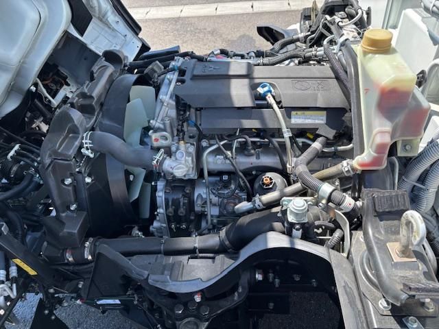 MITSUBISHI CANTER 2024 Image 31