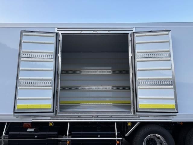 MITSUBISHI FUSOU SUPER GREAT 2025 Image 31