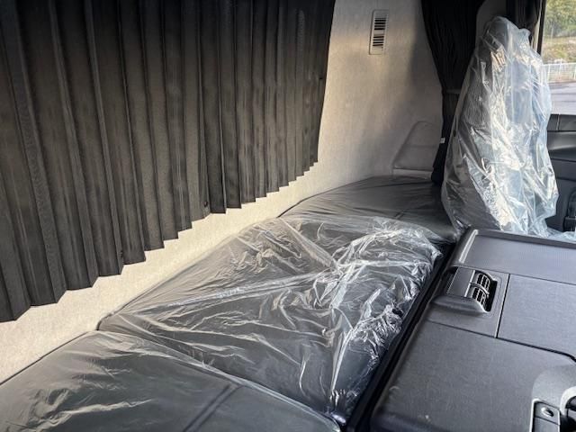 MITSUBISHI FUSOU SUPER GREAT 2025 Image 31