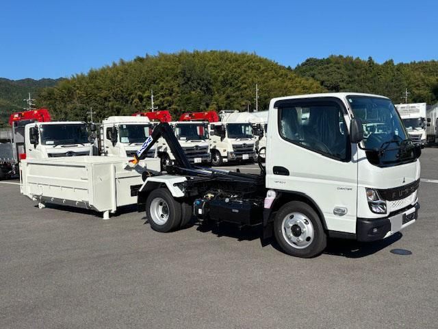 MITSUBISHI CANTER 2025 Image 31