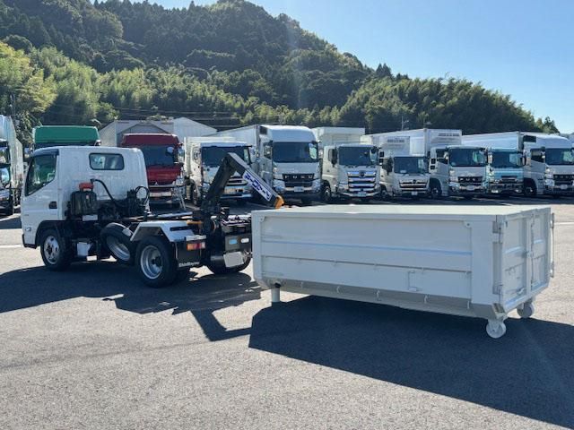 MITSUBISHI CANTER 2025 Image 31