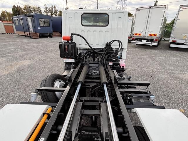 MITSUBISHI CANTER 2025 Image 31