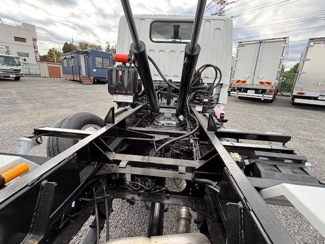 MITSUBISHI CANTER 2025 Image 31