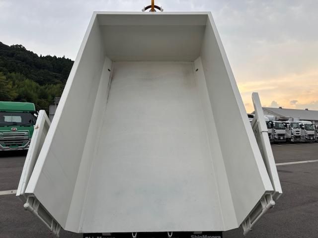 MITSUBISHI CANTER 2025 Image 31