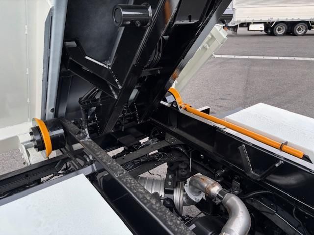 MITSUBISHI CANTER 2025 Image 31