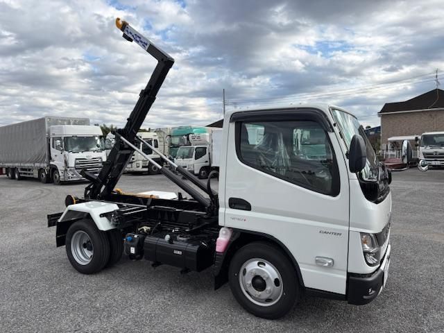 MITSUBISHI CANTER 2025 Image 31