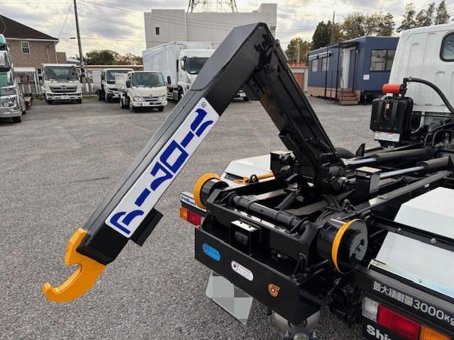 MITSUBISHI CANTER 2025 Image 31