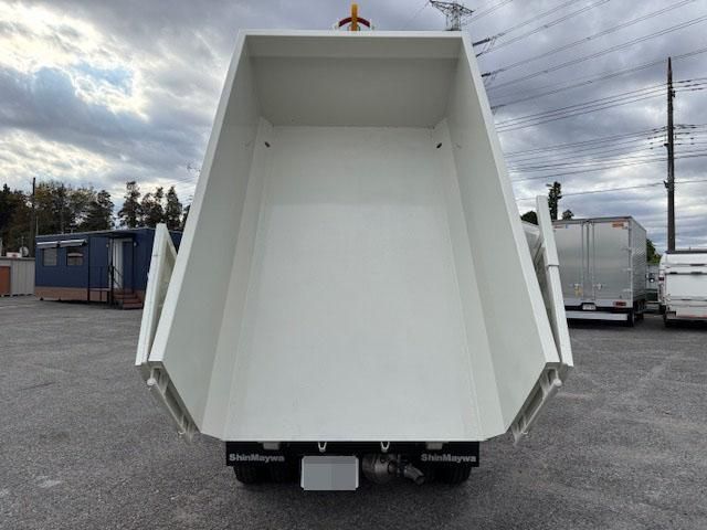 MITSUBISHI CANTER 2025 Image 31