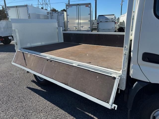 HINO DUTRO 2019 Image 31