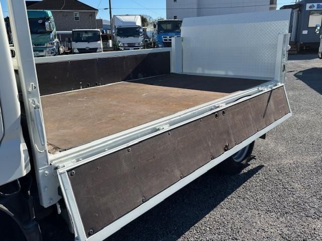 HINO DUTRO 2019 Image 31