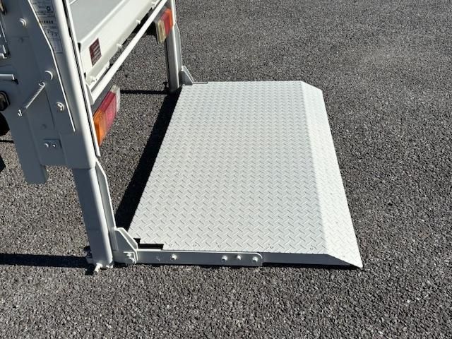 HINO DUTRO 2019 Image 31