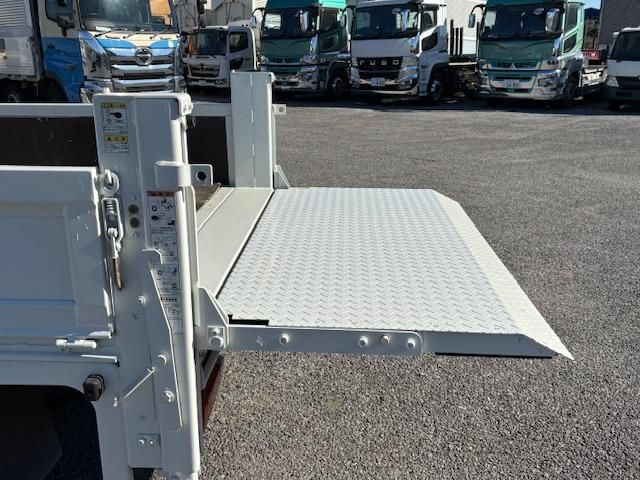 HINO DUTRO 2019 Image 31