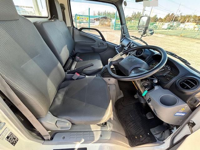 HINO DUTRO 2019 Image 31