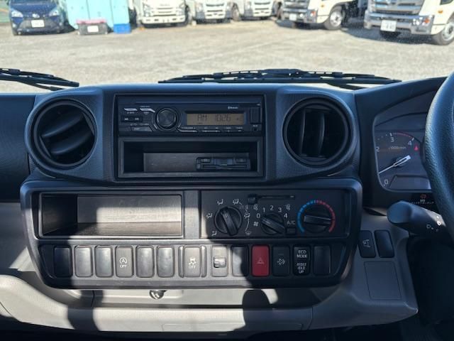 HINO DUTRO 2019 Image 31