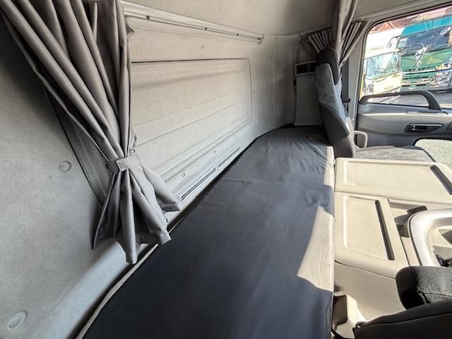 NISSAN DIESEL QUON 2011 Image 31