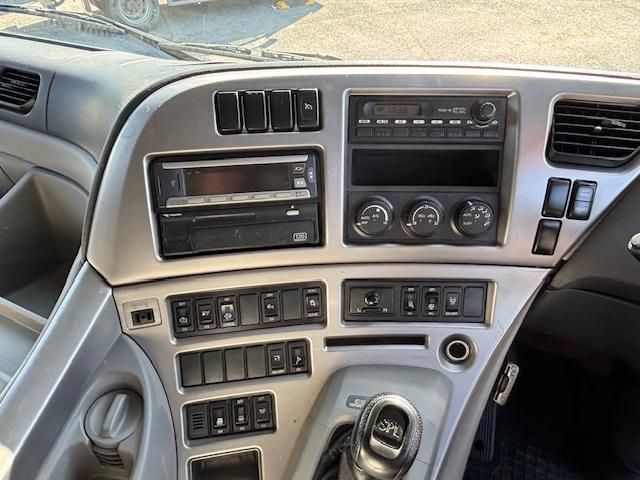 NISSAN DIESEL QUON 2011 Image 31