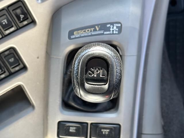 NISSAN DIESEL QUON 2011 Image 31