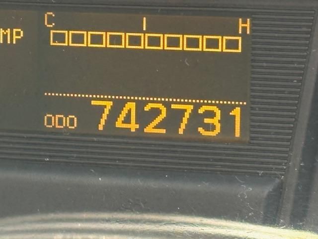 NISSAN DIESEL QUON 2011 Image 31