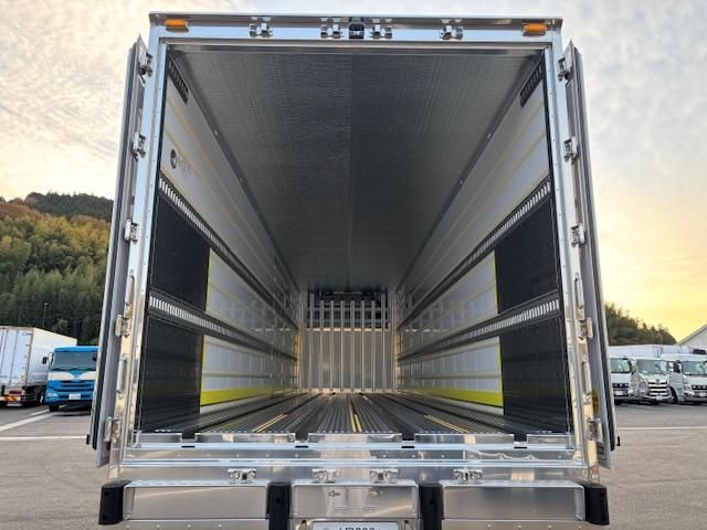 MITSUBISHI FUSOU SUPER GREAT 2025 Image 31