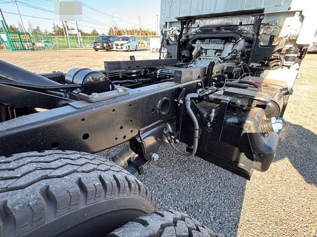 ISUZU ELF 2024 Image 31