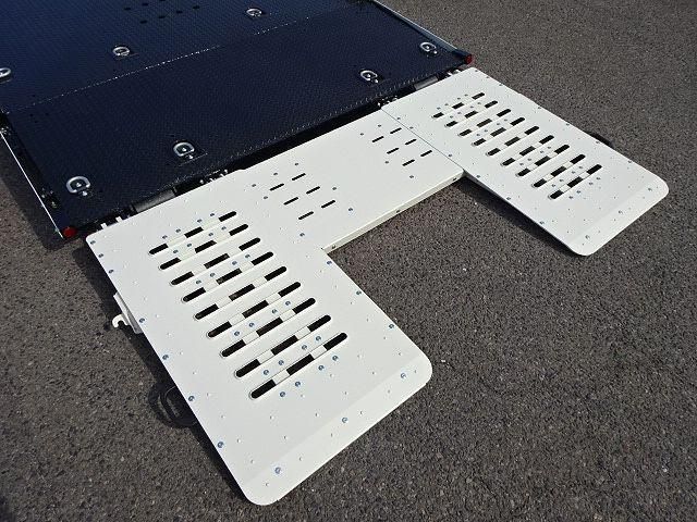 MITSUBISHI CANTER 2025 Image 31