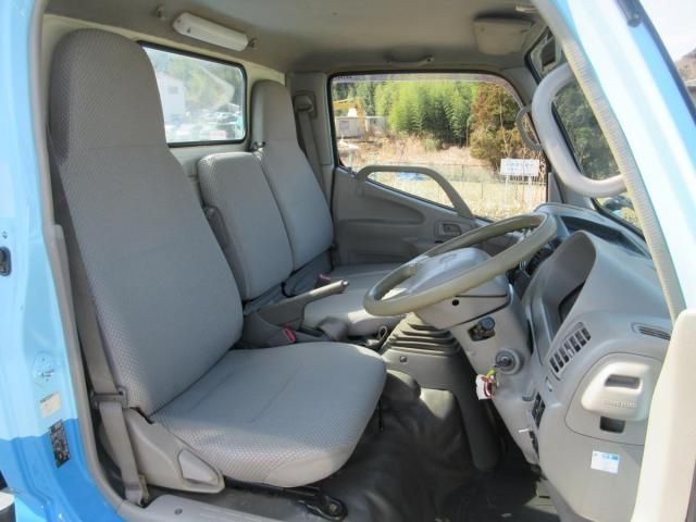 HINO DUTRO 2005 Image 31