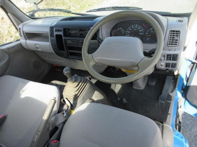 HINO DUTRO 2005 Image 31