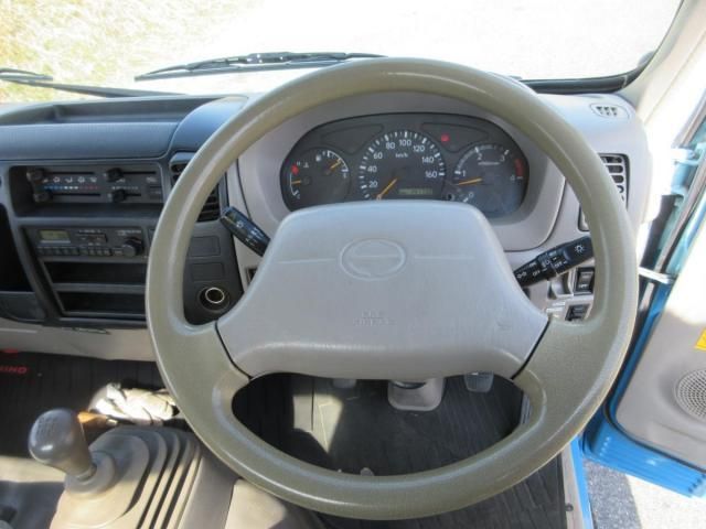 HINO DUTRO 2005 Image 31