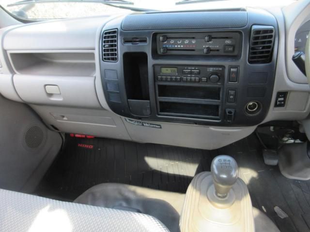 HINO DUTRO 2005 Image 31