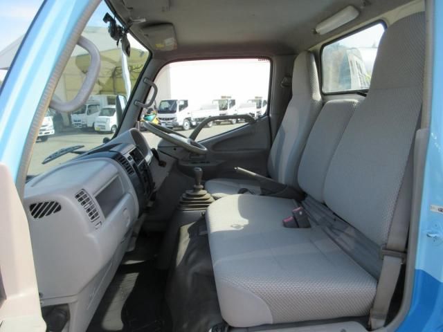 HINO DUTRO 2005 Image 31