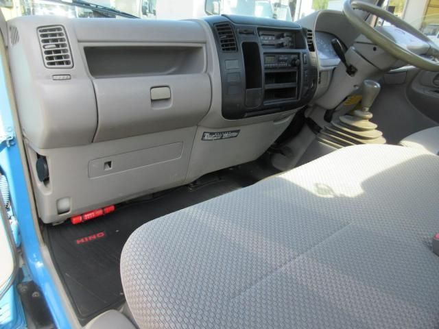 HINO DUTRO 2005 Image 31