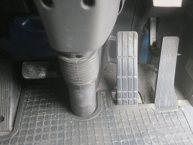 NISSAN DIESEL QUON 2013 Image 31