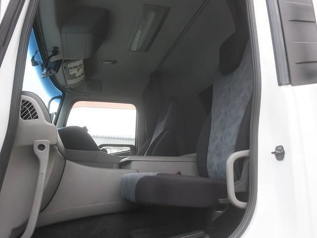 NISSAN DIESEL QUON 2013 Image 31