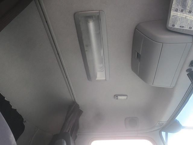 NISSAN DIESEL QUON 2013 Image 31