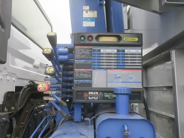 NISSAN DIESEL QUON 2013 Image 31