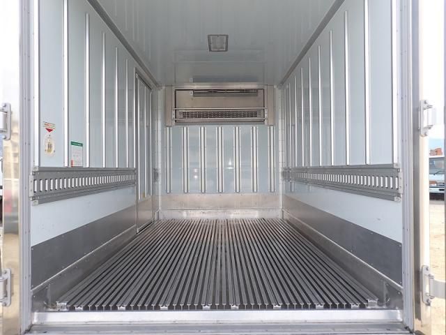 MITSUBISHI CANTER 2023 Image 31