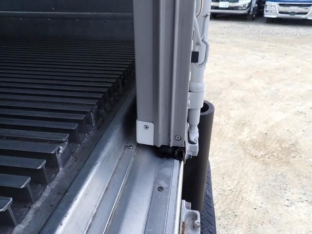 MITSUBISHI CANTER 2023 Image 31