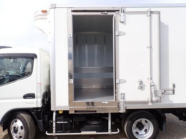 MITSUBISHI CANTER 2023 Image 31