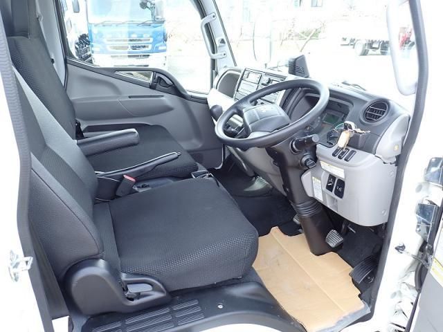 MITSUBISHI CANTER 2023 Image 31