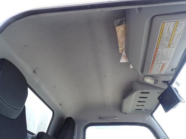 MITSUBISHI CANTER 2023 Image 31