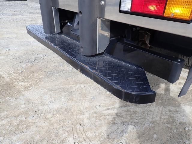 MITSUBISHI CANTER 2023 Image 31