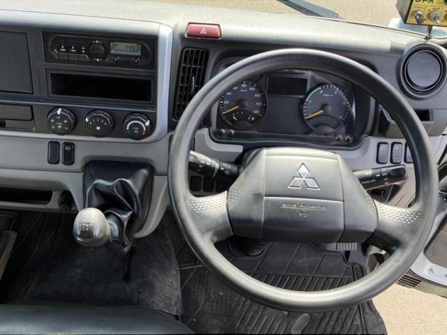 MITSUBISHI CANTER 2017 Image 31