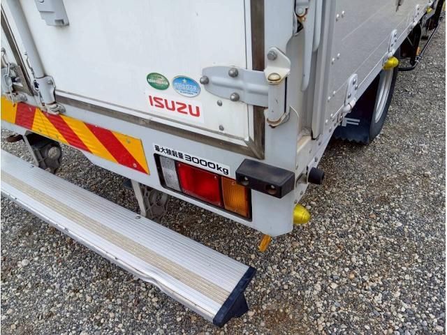 ISUZU ELF 2017 Image 31